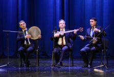 Женщины отдыхают, а мужчины создают праздник! Концерт в Баку, посвященный 8 Марта (ФОТО)