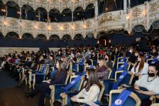 Женщины отдыхают, а мужчины создают праздник! Концерт в Баку, посвященный 8 Марта (ФОТО)