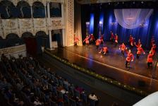 Женщины отдыхают, а мужчины создают праздник! Концерт в Баку, посвященный 8 Марта (ФОТО)