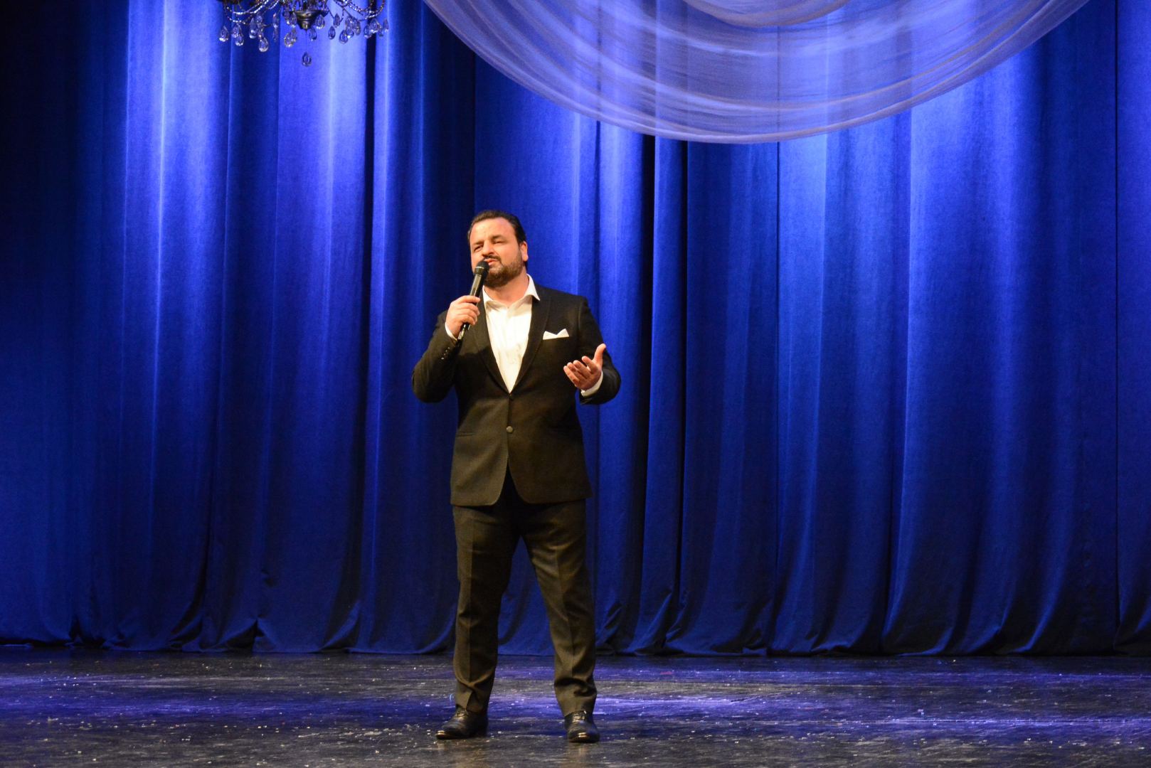 Женщины отдыхают, а мужчины создают праздник! Концерт в Баку, посвященный 8 Марта (ФОТО)