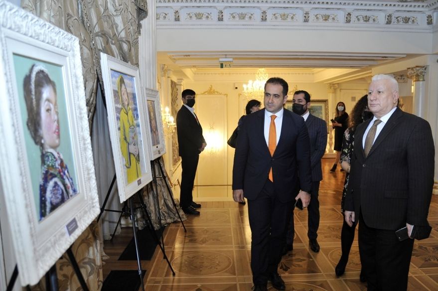 Женщины отдыхают, а мужчины создают праздник! Концерт в Баку, посвященный 8 Марта (ФОТО)