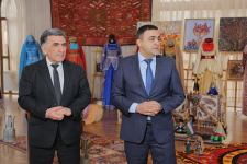 Азербайджанские национальные костюмы экспонируются в Узбекистане (ФОТО)