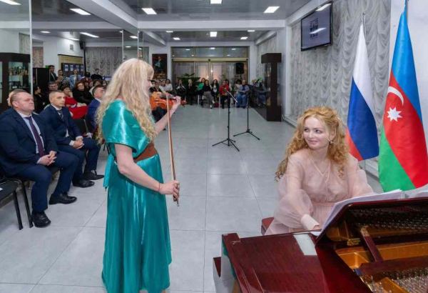 В Баку прошел праздничный концерт, посвященный Международному женскому дню - 8 Марта (ФОТО)