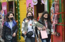 Баку отмечает Международный женский день - 8 Марта - Фотосессия