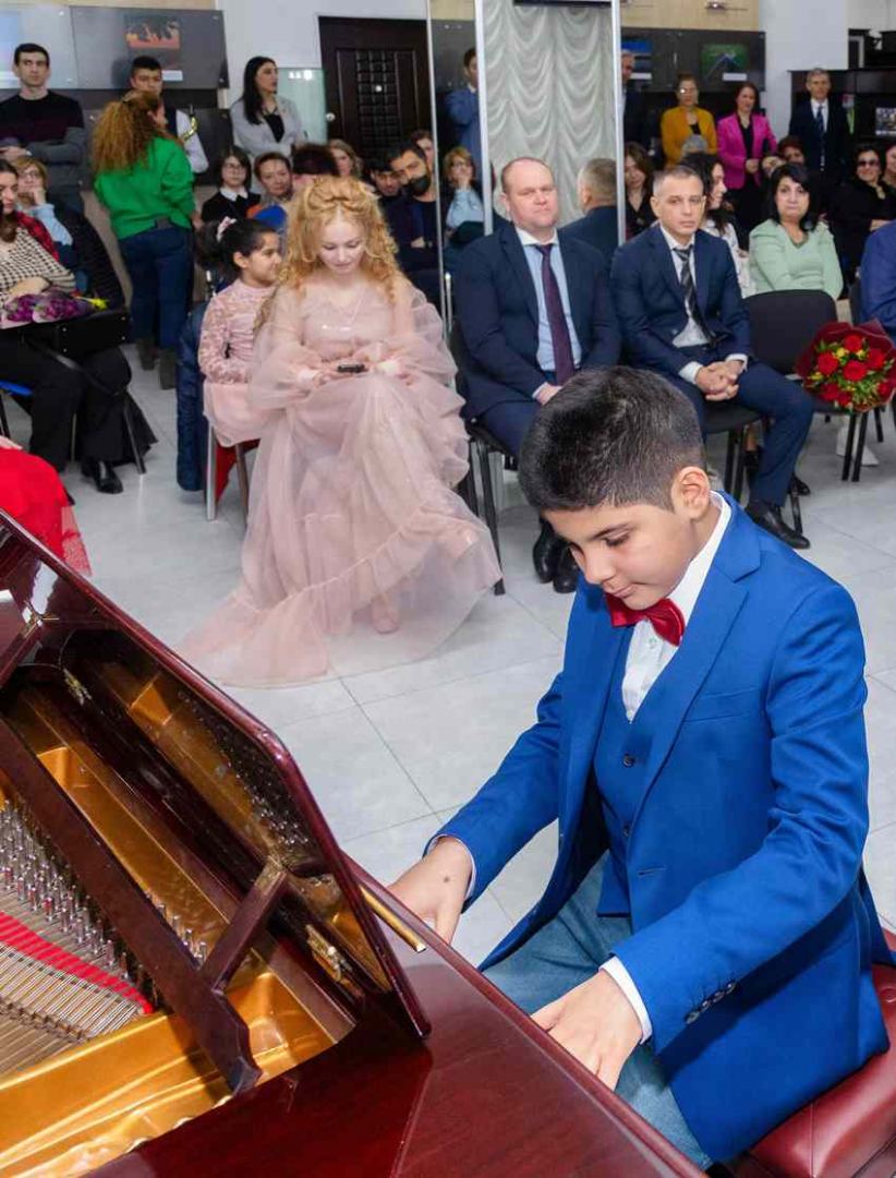 В Баку прошел праздничный концерт, посвященный Международному женскому дню - 8 Марта (ФОТО)