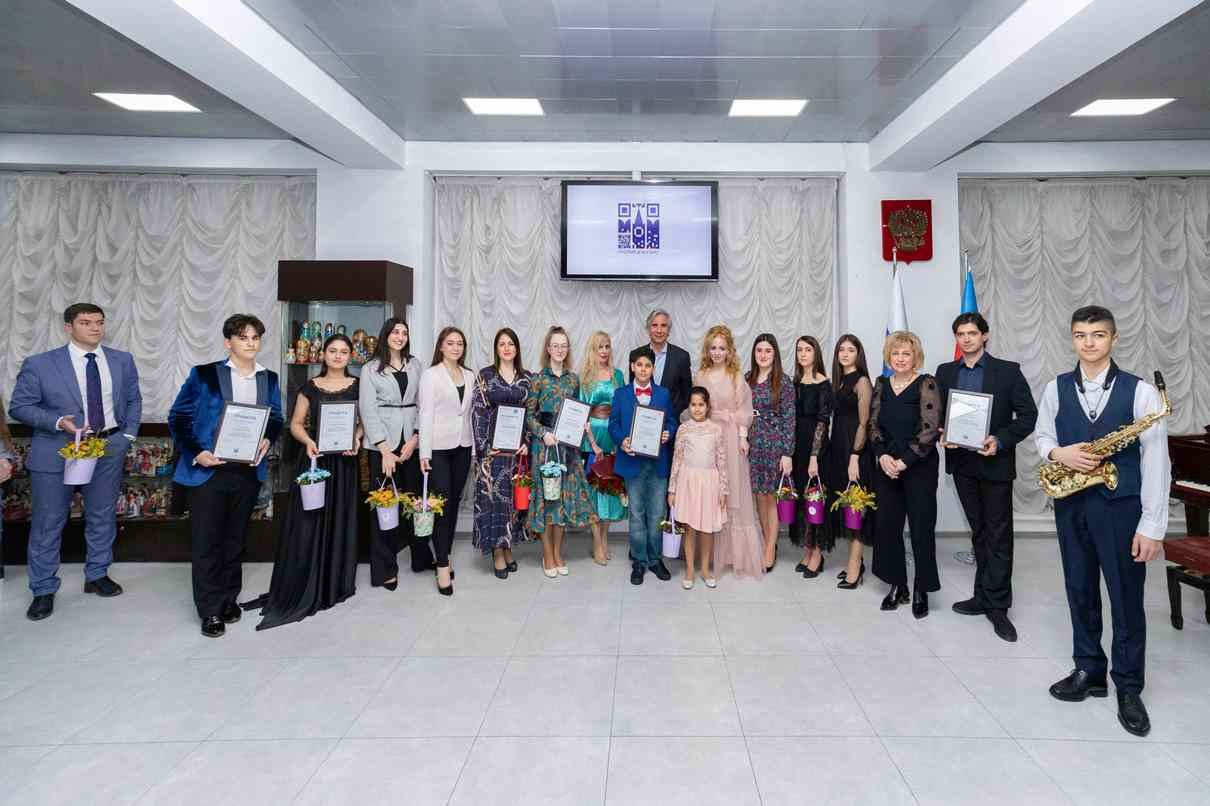 В Баку прошел праздничный концерт, посвященный Международному женскому дню - 8 Марта (ФОТО)