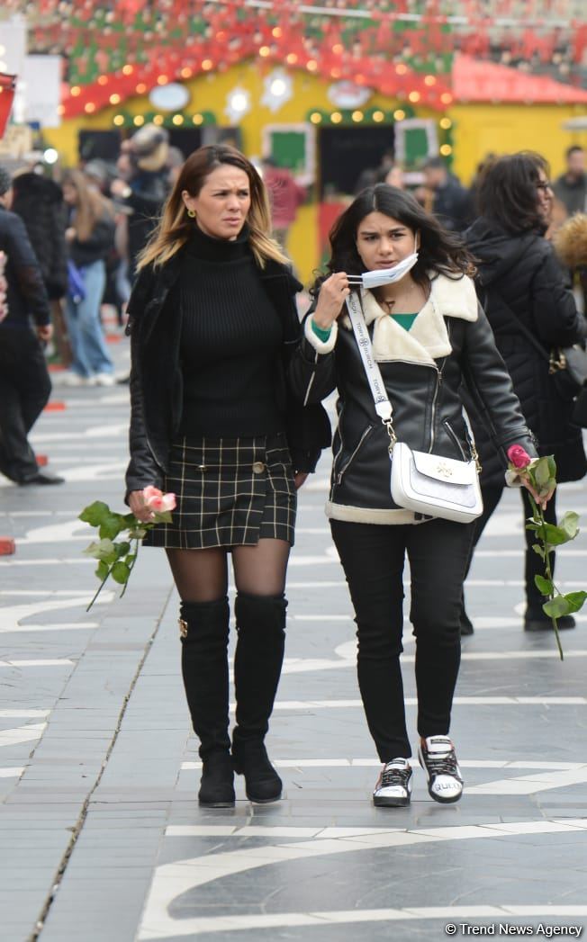 Баку отмечает Международный женский день - 8 Марта - Фотосессия