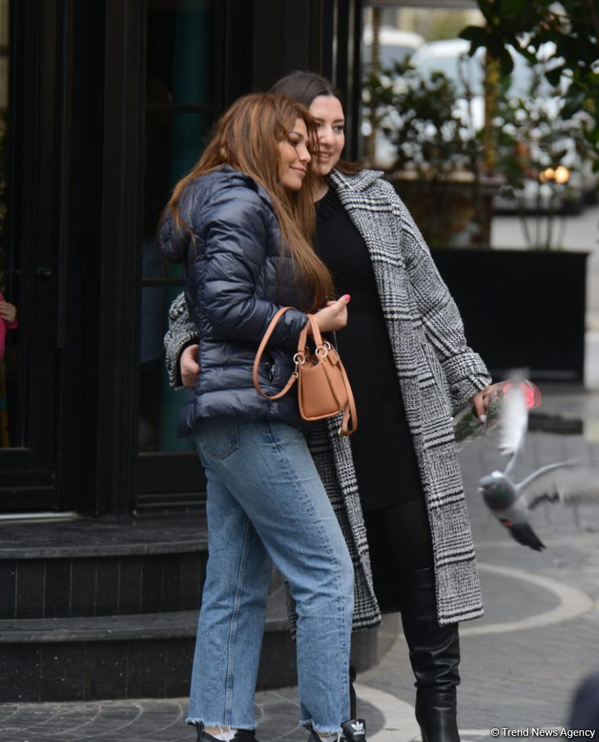 Баку отмечает Международный женский день - 8 Марта - Фотосессия