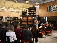 Музыка среди книг – подарок от юных талантов (ФОТО)