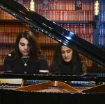 Музыка среди книг – подарок от юных талантов (ФОТО)