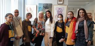 Научиться рисовать в 75 лет! Выставка картин учеников Нигяр Нариманбековой (ФОТО)