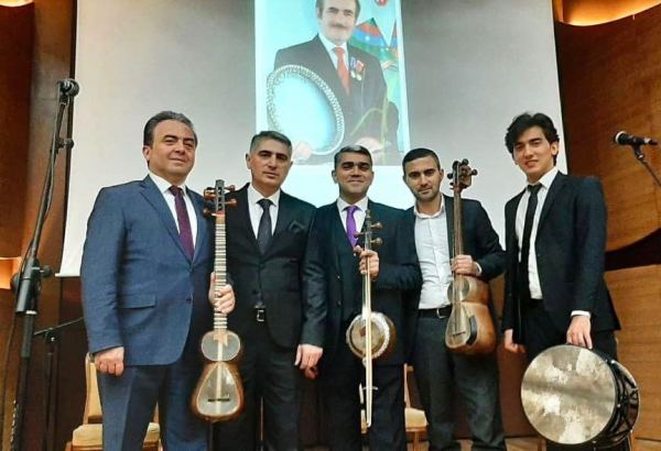 В Баку прошел вечер мугама памяти видного ханенде Джанали Акберова (ФОТО)