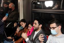 Из метро в Gənclik Mall - шоу в честь Дня национального театра (ВИДЕО, ФОТО)