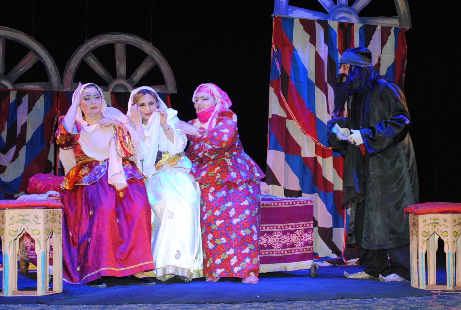 Путешествие из Сумгайыта в Париж - приключения Мусье Жордана (ФОТО)