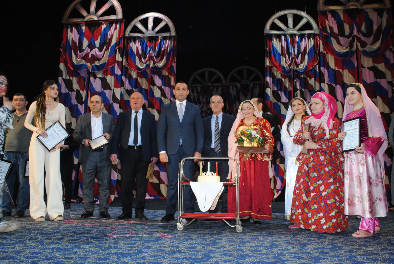 Путешествие из Сумгайыта в Париж - приключения Мусье Жордана (ФОТО)