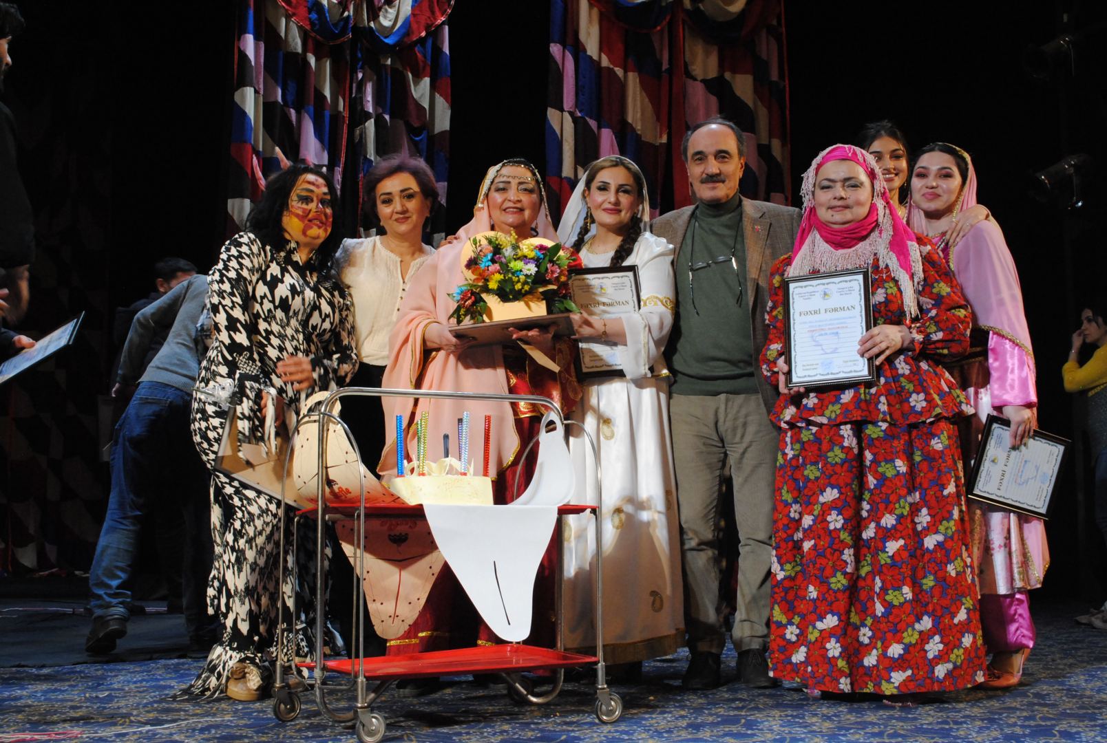 Путешествие из Сумгайыта в Париж - приключения Мусье Жордана (ФОТО)