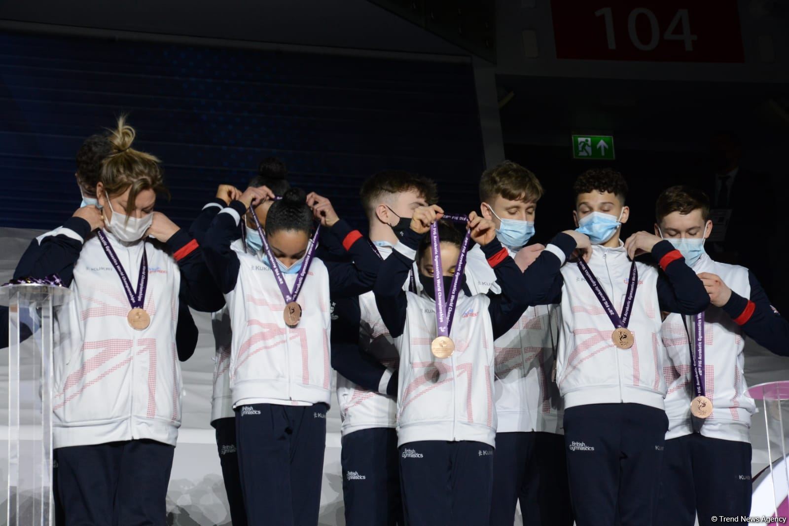 В Баку прошла церемония награждения победителей ЧМ по акробатической гимнастике в командном зачете (ФОТО)