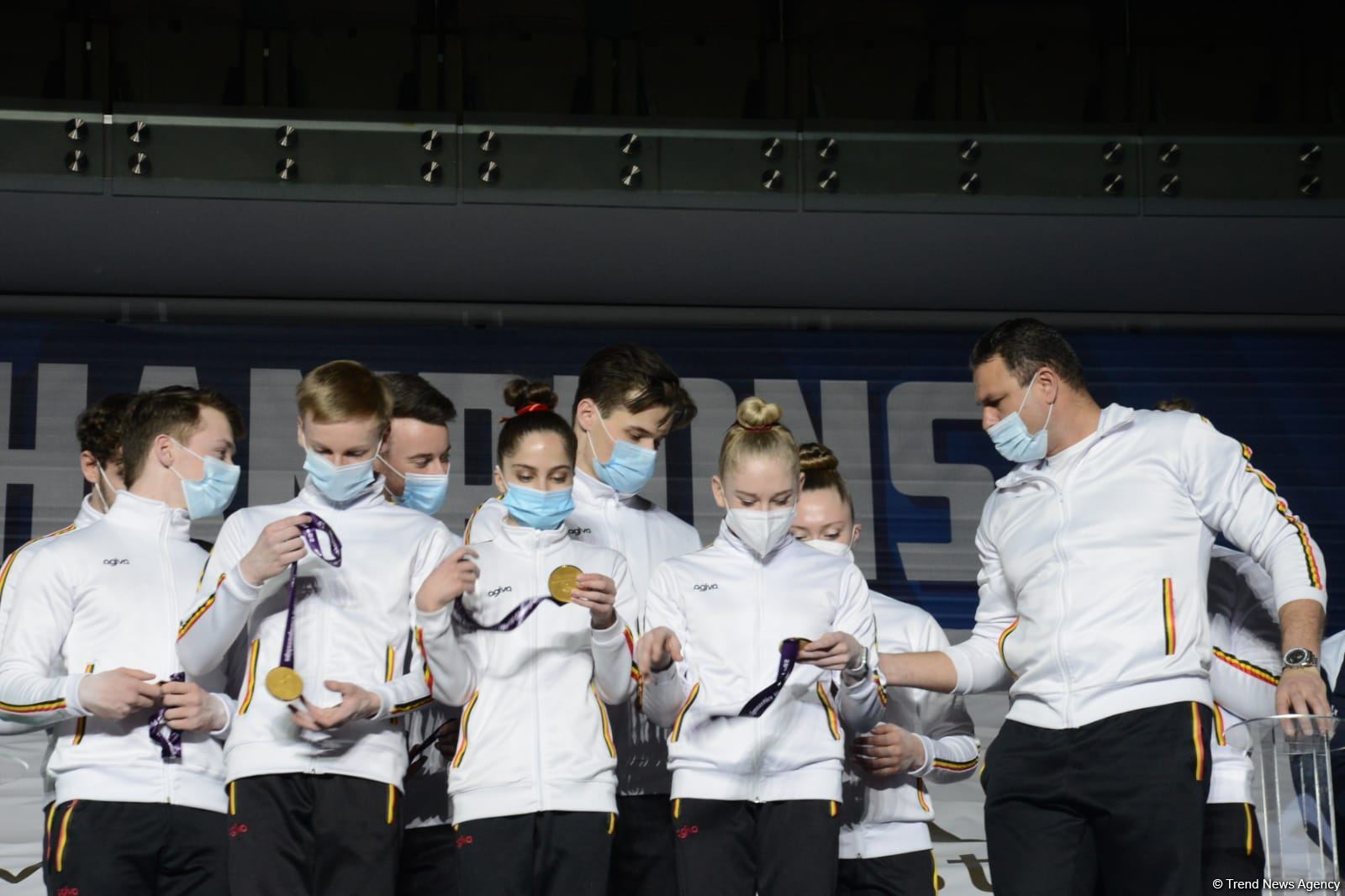 В Баку прошла церемония награждения победителей ЧМ по акробатической гимнастике в командном зачете (ФОТО)