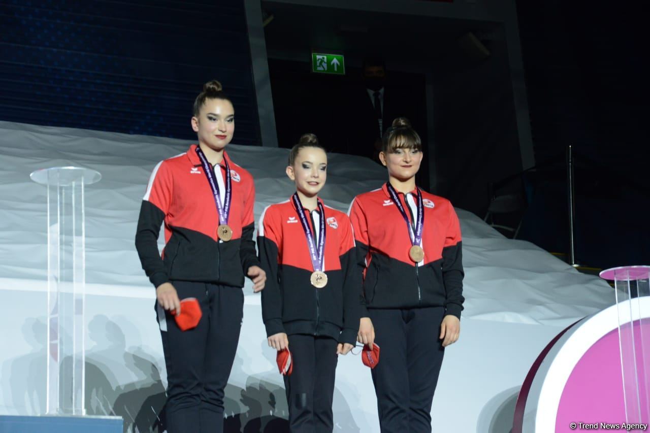 ЧМ в Баку: состоялась церемония награждения победителей среди смешанных пар, женских и мужских групп (ФОТО)