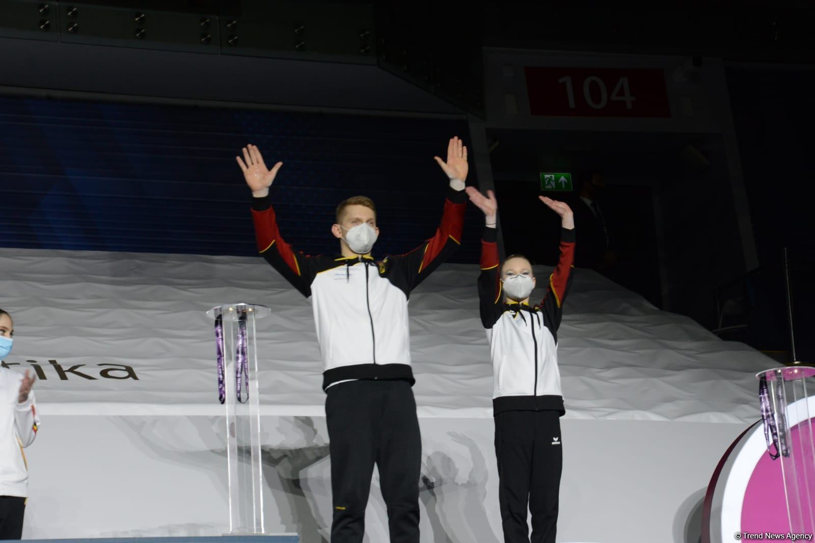 ЧМ в Баку: состоялась церемония награждения победителей среди смешанных пар, женских и мужских групп (ФОТО)