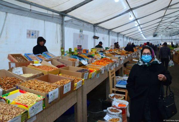 В Баку и на Абшероне завершаются ярмарки в связи с Новрузом