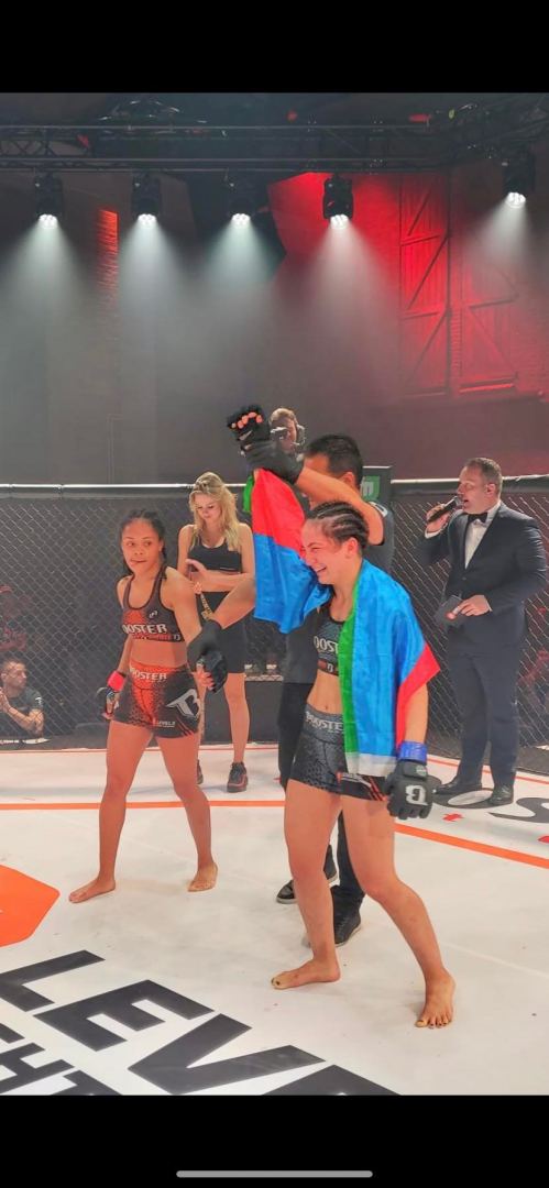 Лучший подарок на день рождения! Iron Girl подняла флаг Азербайджана на профессиональном ринге ММА в Нидерландах (ВИДЕО, ФОТО)
