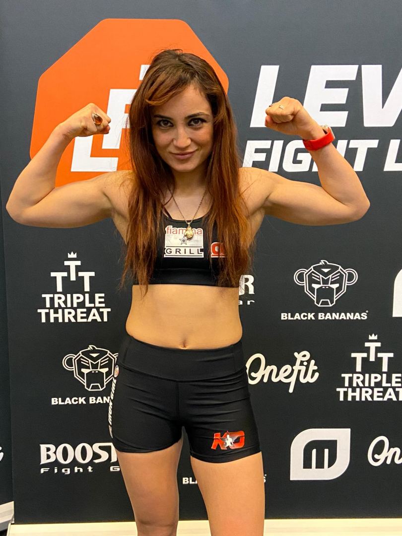 Лучший подарок на день рождения! Iron Girl подняла флаг Азербайджана на профессиональном ринге ММА в Нидерландах (ВИДЕО, ФОТО)