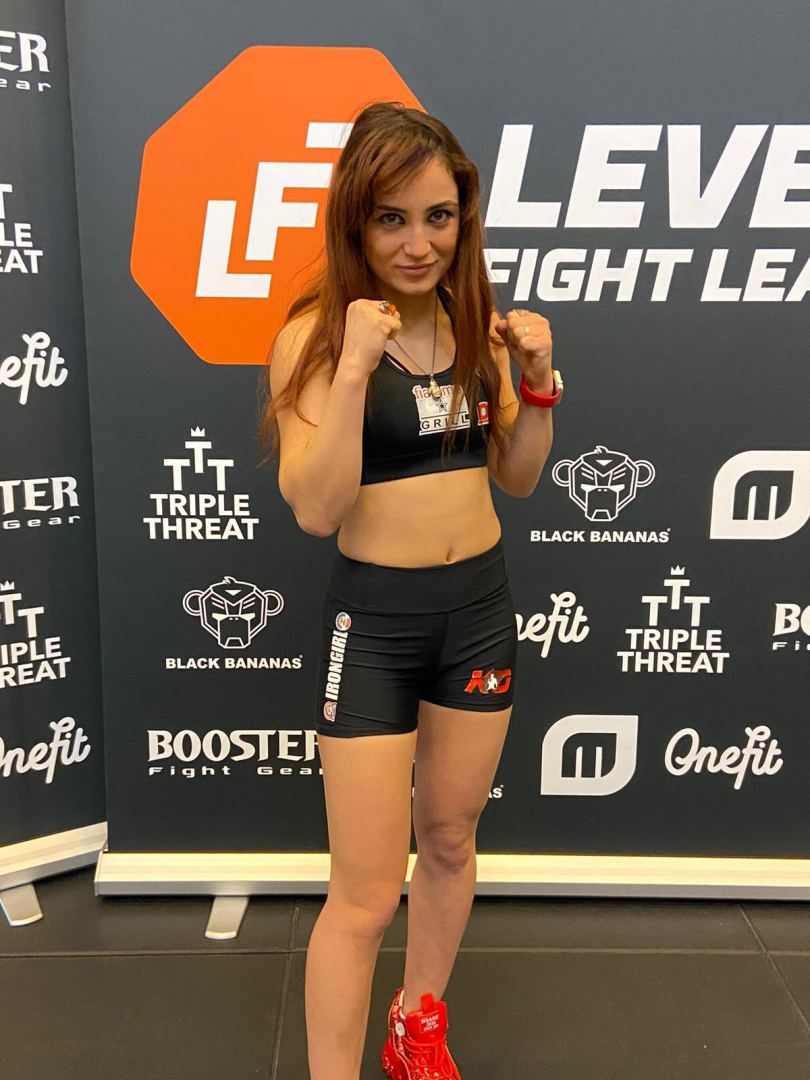 Лучший подарок на день рождения! Iron Girl подняла флаг Азербайджана на профессиональном ринге ММА в Нидерландах (ВИДЕО, ФОТО)