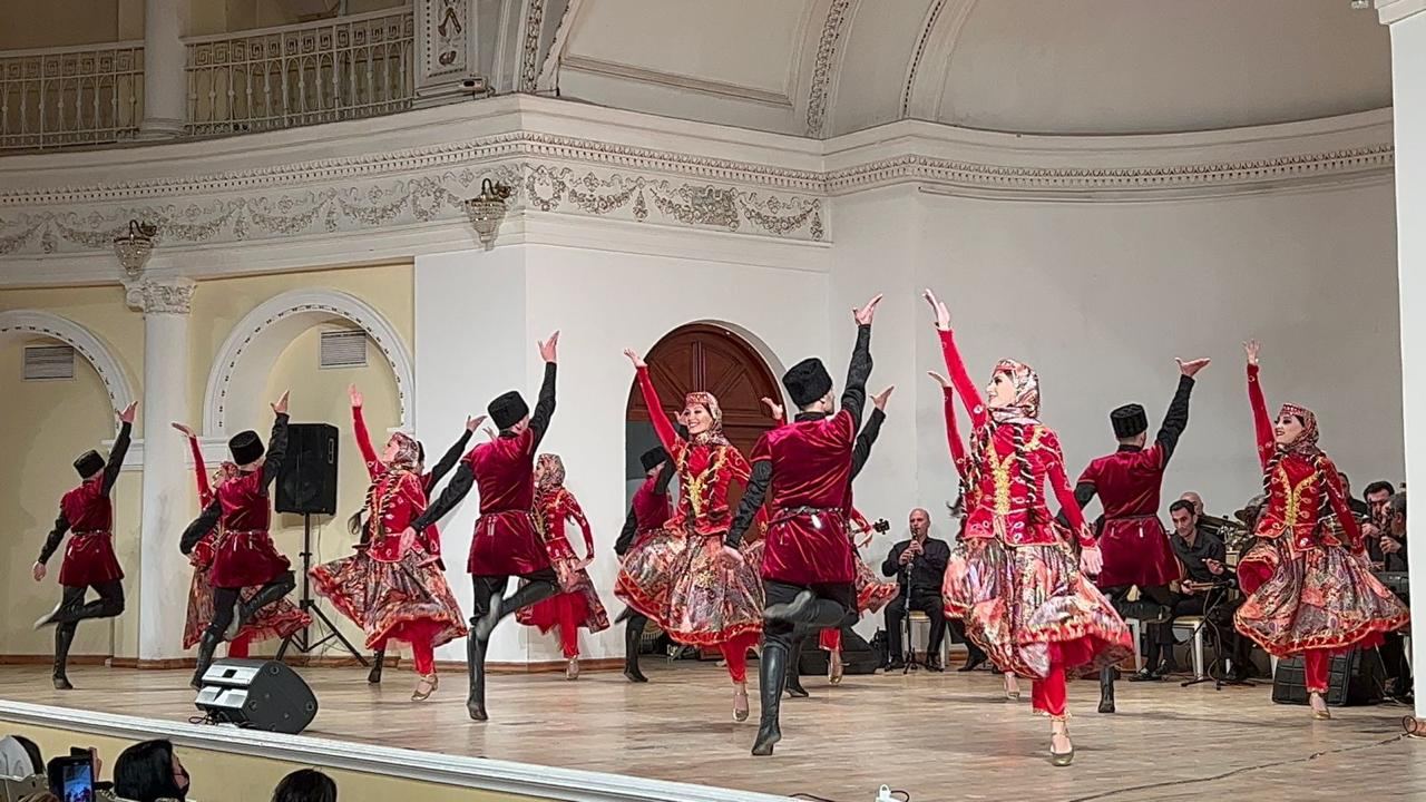 Народные танцы и песни – Новруз в бакинской Филармонии (ФОТО/ВИДЕО)