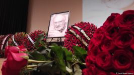 Рустам Ибрагимбеков был личностью 20 и 21 веков - народный писатель Анар (ФОТО)