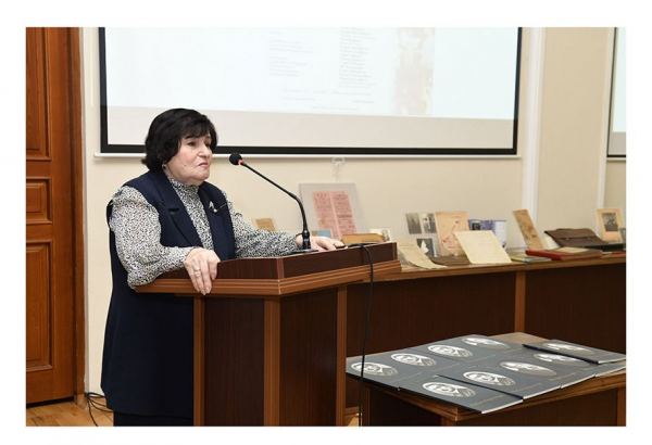 В Баку презентованы каталоги о Муслиме Магомаеве и Узеире Гаджибейли (ФОТО)