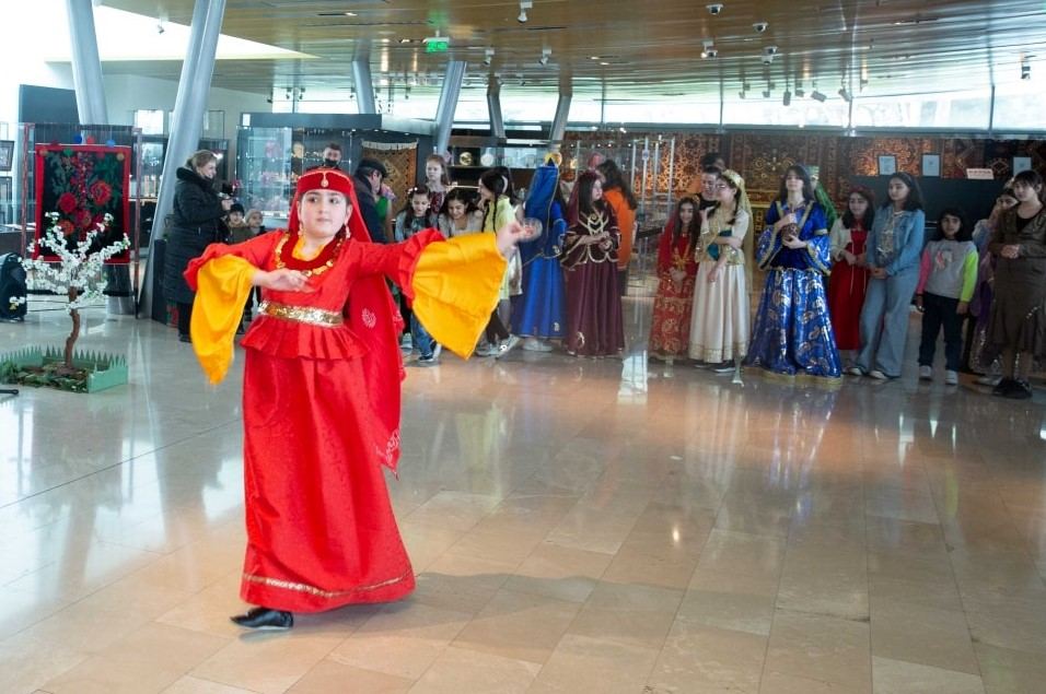 В атмосфере весеннего праздника – в Азербайджанском музее ковра отметили Новруз (ФОТО)