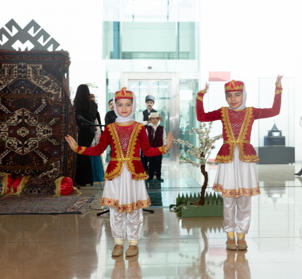 В атмосфере весеннего праздника – в Азербайджанском музее ковра отметили Новруз (ФОТО)