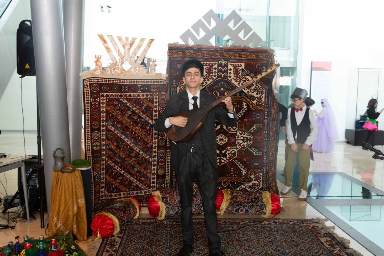 В атмосфере весеннего праздника – в Азербайджанском музее ковра отметили Новруз (ФОТО)