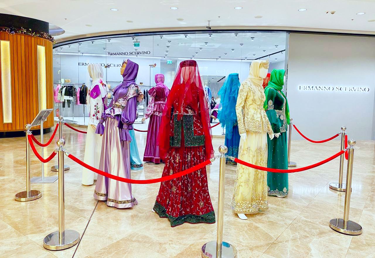 Впервые представлена коллекция Гюльнары Халиловой "Харыбюльбюль" (ФОТО)