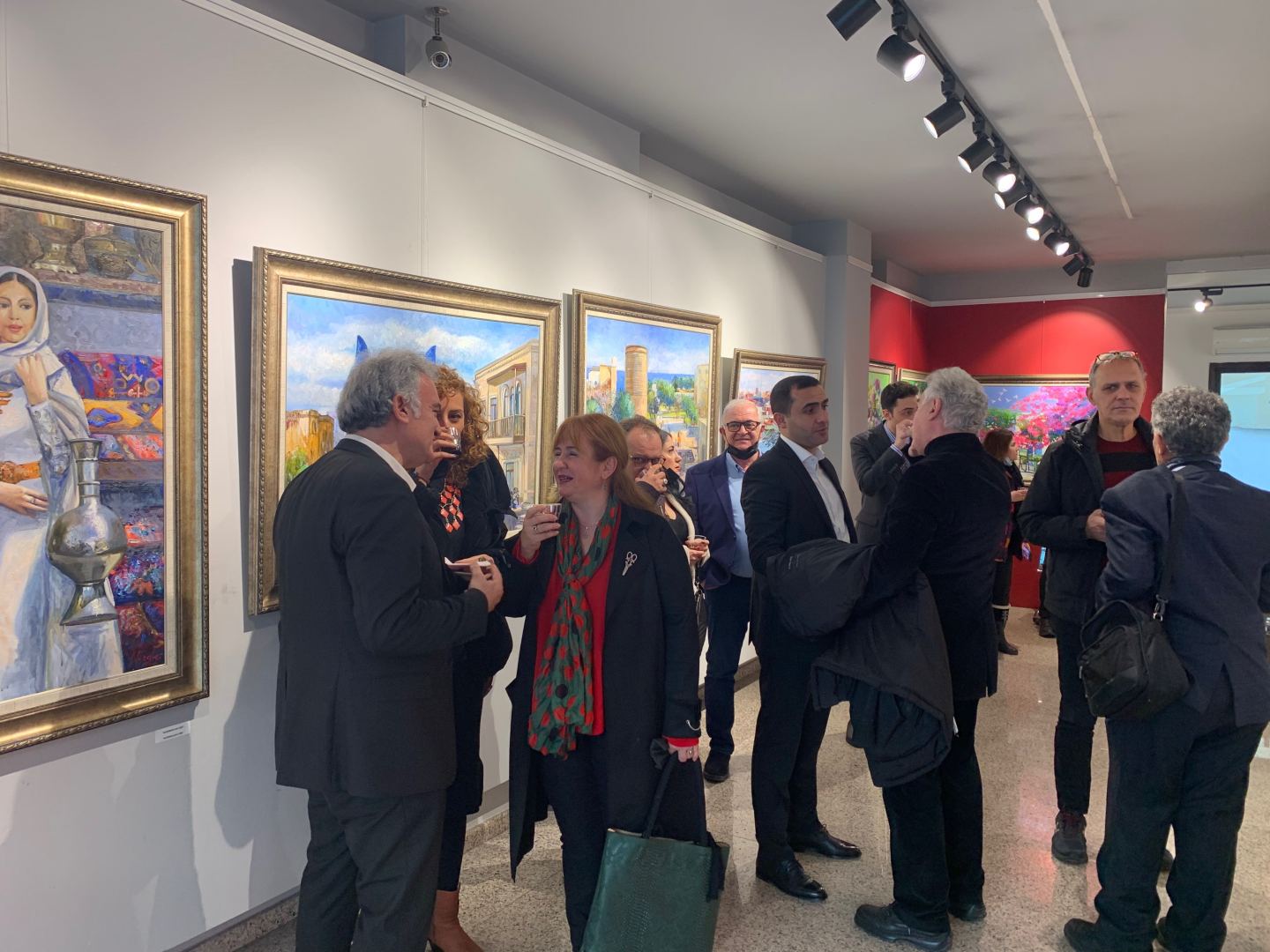 Картины Наргиз Гулиевой представлены в Турции (ФОТО)