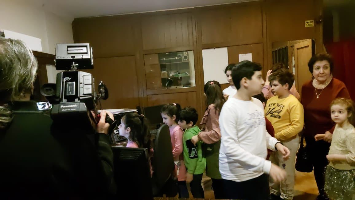 Один день в Бакинской русдраме – экскурсия за кулисы (ФОТО)