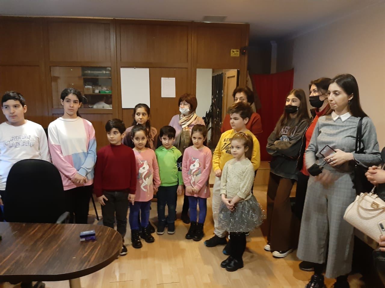 Один день в Бакинской русдраме – экскурсия за кулисы (ФОТО)