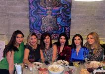 Сокровенное звучание души Нигяр Нариманбековой – единение живописи и поэзии (ФОТО)