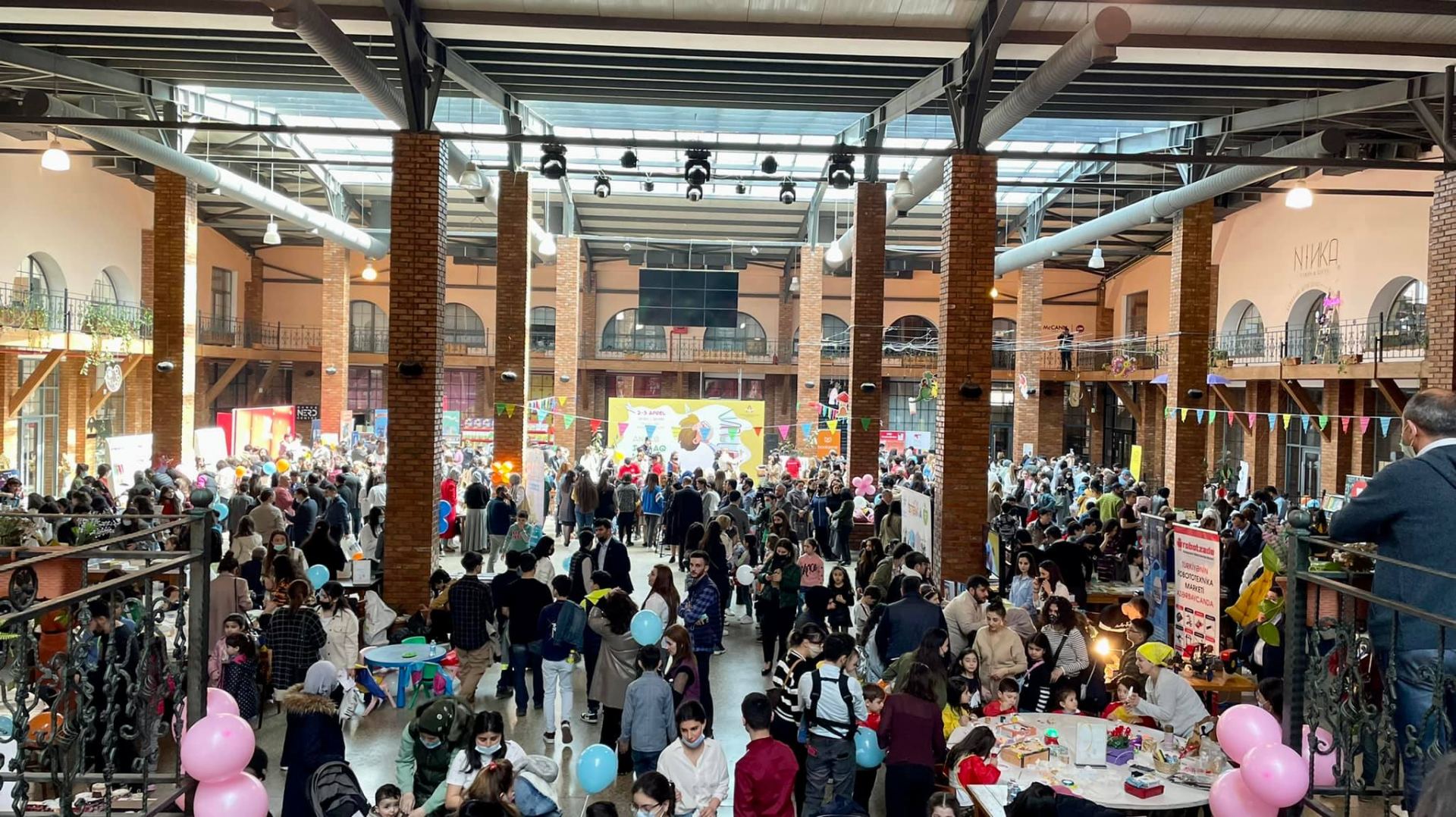 В Баку проходит первый Фестиваль детской книги (ФОТО/ВИДЕО)