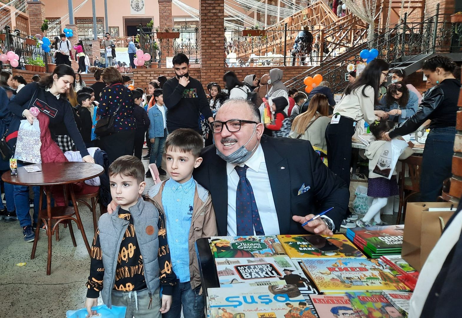 В Баку проходит первый Фестиваль детской книги (ФОТО/ВИДЕО)