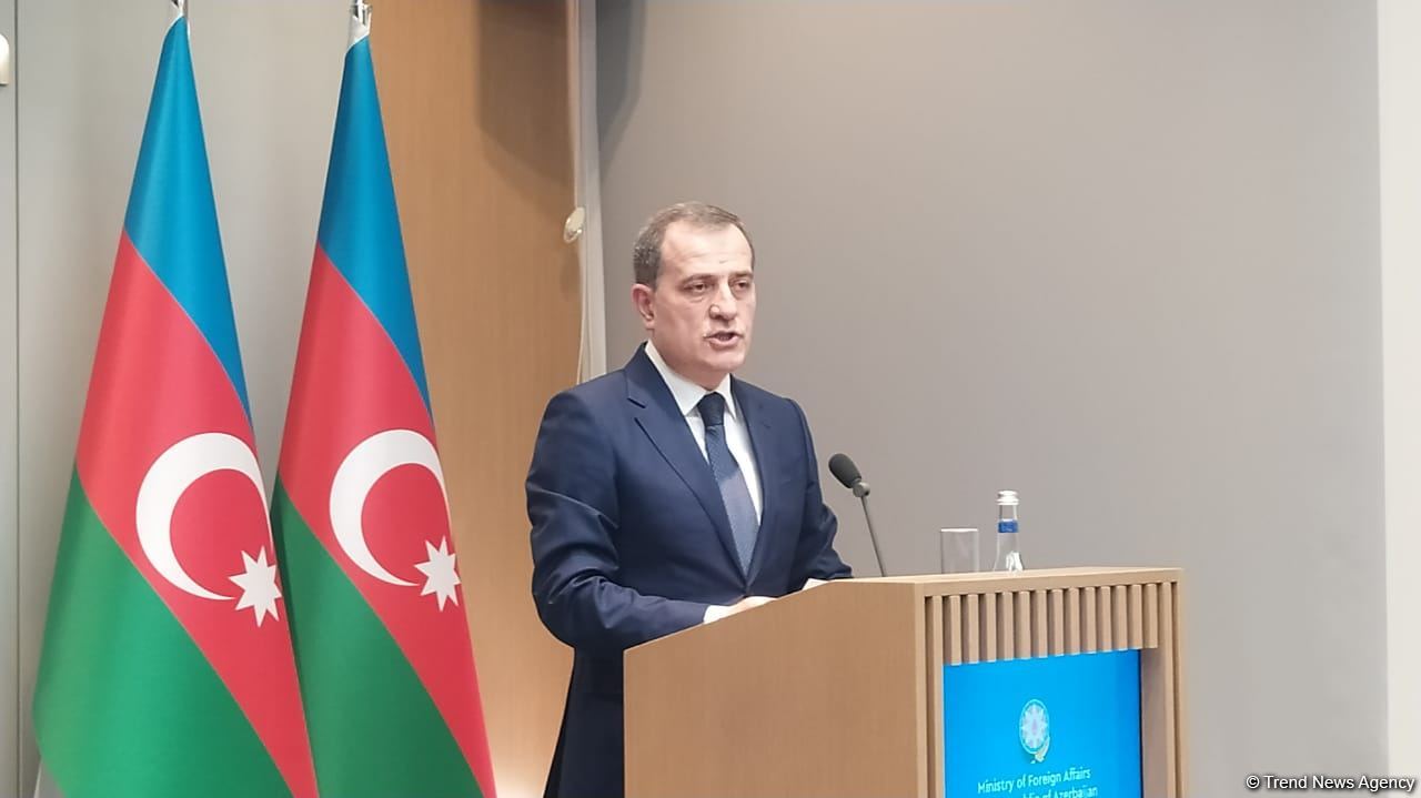 Главы МИД Азербайджана и Италии провели в Баку совместную пресс-конференцию (ВИДЕО/ФОТО)