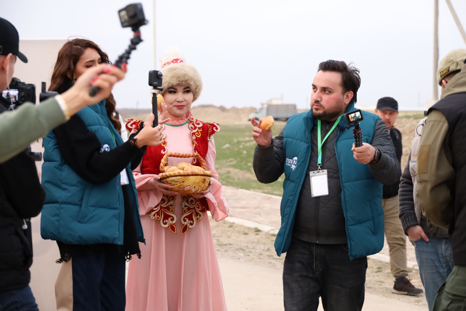 Азербайджанский певец признан самым интеллектуальным в реалити-шоу Туркестана, или История любви с красивой казашкой (ВИДЕО, ФОТО)