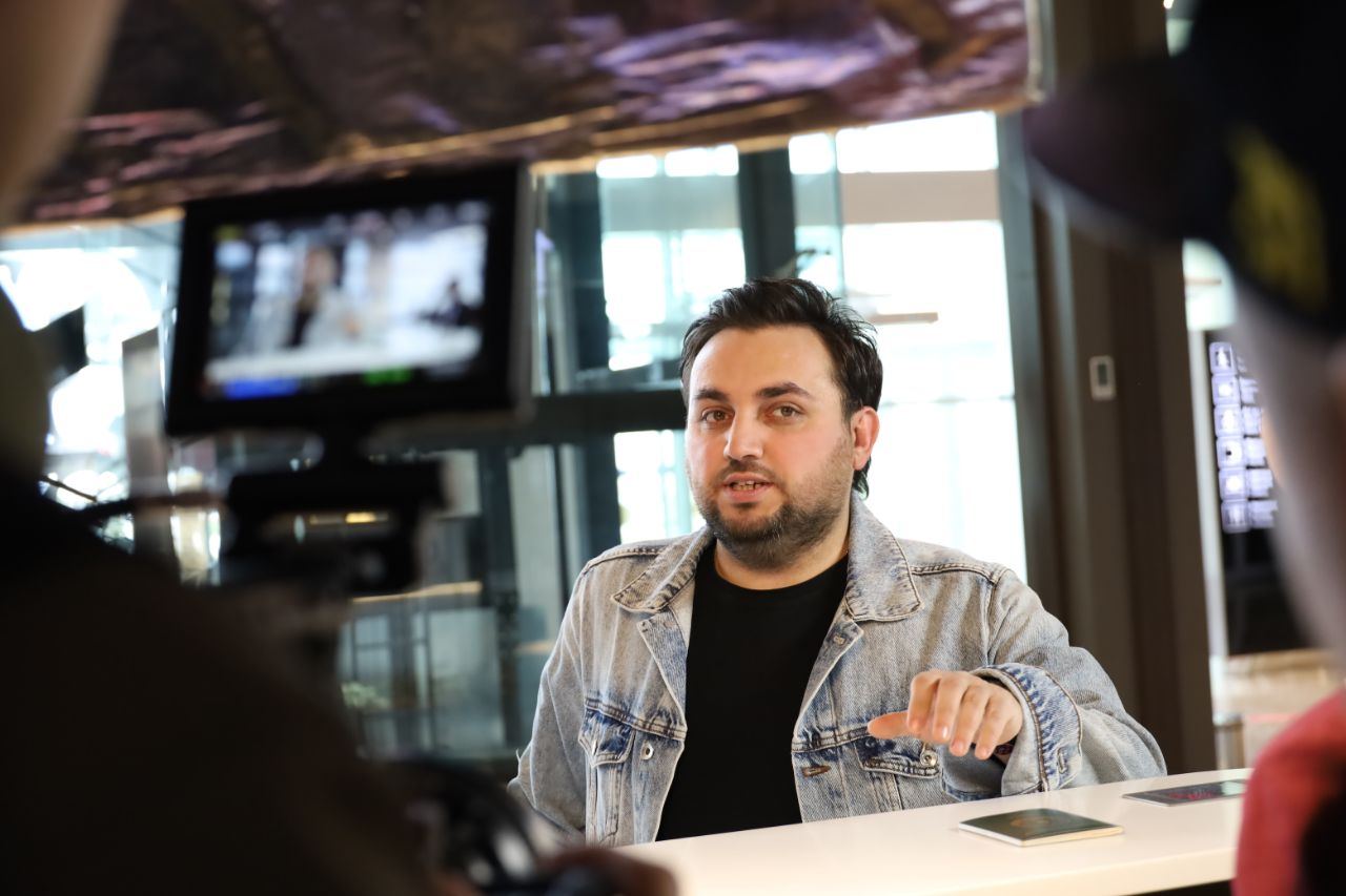 Азербайджанский певец признан самым интеллектуальным в реалити-шоу Туркестана, или История любви с красивой казашкой (ВИДЕО, ФОТО)