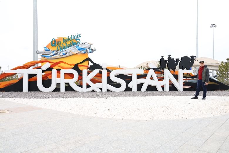 Азербайджанский певец признан самым интеллектуальным в реалити-шоу Туркестана, или История любви с красивой казашкой (ВИДЕО, ФОТО)