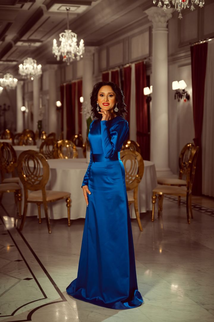 Из Баку в Париж - город любви и романтики Ульвии Бабирли (ФОТО/ВИДЕО)