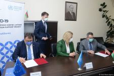 Азербайджану передано спецоборудование в рамках проекта ЕС и ВОЗ (ФОТО)