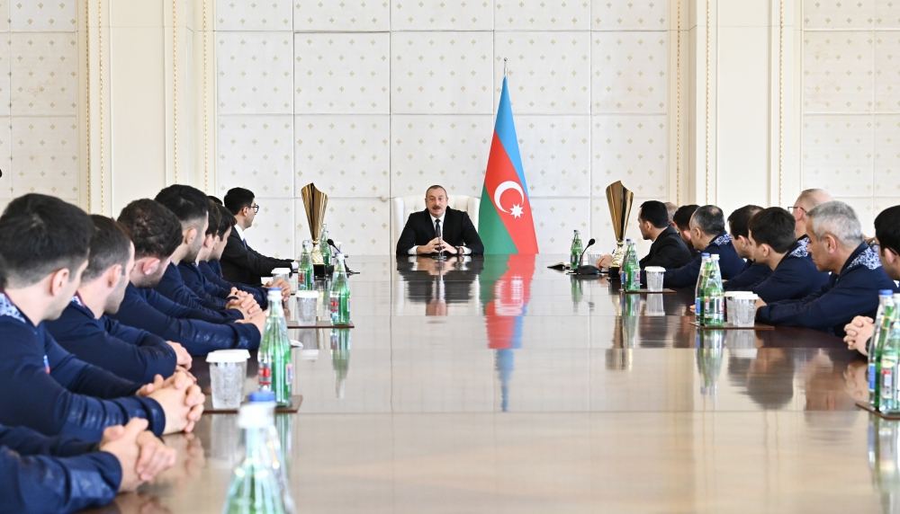Президент Ильхам Алиев принял членов сборной Азербайджана, участвовавших в чемпионате Европы по борьбе в Венгрии  (ФОТО/ВИДЕО)