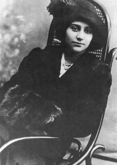 Эта азербайджанская женщина всегда была первой! Отец-сапожник заметил её дар уже в шесть лет…  (ФОТО)