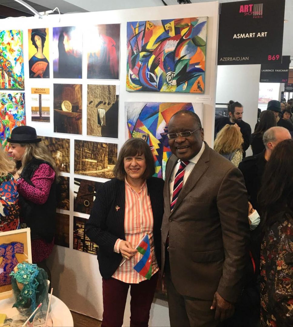 Азербайджанские художники покоряют "Карусель дю Лувр"  (ФОТО)